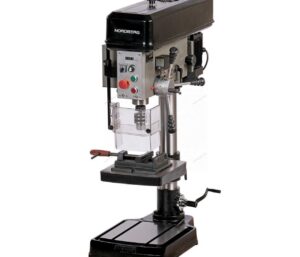 Станок сверлильный профессиональный (1100 Вт, 25 мм, вариатор скорости, нарезание резьбы, тиски) Станок сверлильный профессиональный (1100 Вт, 25 мм, вариатор скорости, нарезание резьбы, тиски)